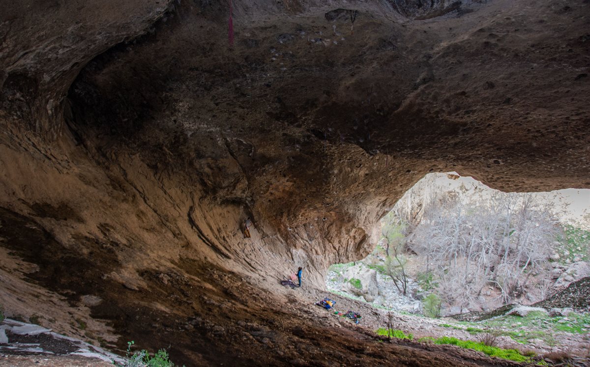 غار اصلی منطقه سنگنوردی برغان